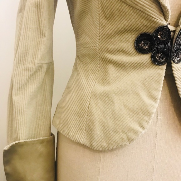 Blazer - Picture 5 of 8